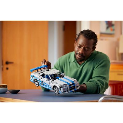 49. LEGO Technic 42210 Nissan Skyline GT-R (R34) 2 Fast 2 Furious