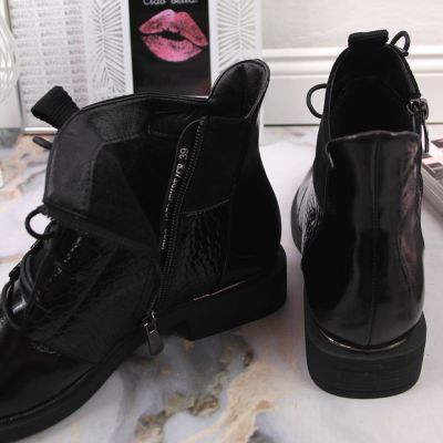 3. Vinceza W JAN135 patent leather ankle boots black 
