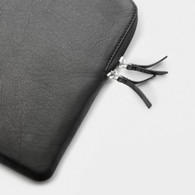 6. Leather protective case for MacBook 16" black