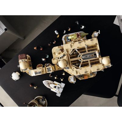 24. LEGO Star Wars 75290 Mos Eisley Cantina