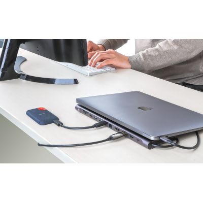 10. MANHATTAN 12-in-1 4K Docking Station 1xHDMI 2xDP 3xUSB-A