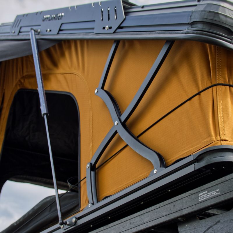 17. OFFLANDER ROOF TENT TOMAHAK 3.1