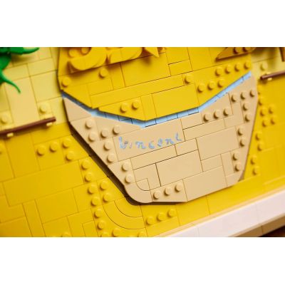 7. LEGO Art 31215 "Sunflowers" Vincent van Gogh