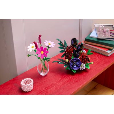 11. LEGO Botanical Collection 11513 - Dark Flower Arrangement