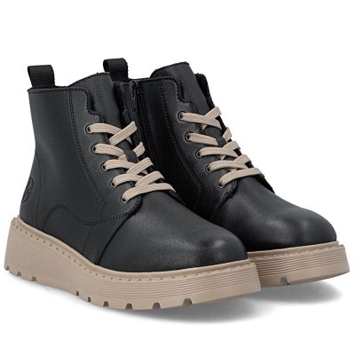 10. Women's leather ankle boots on a black platform Rieker 70405-01