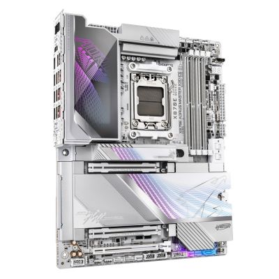 5. GIGABYTE X870E AORUS MASTER X3D ICE AMD X870E Socket AM5 ATX