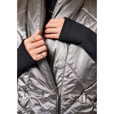 3. CASALL Mellow Wrap Quilt Vest Gray
