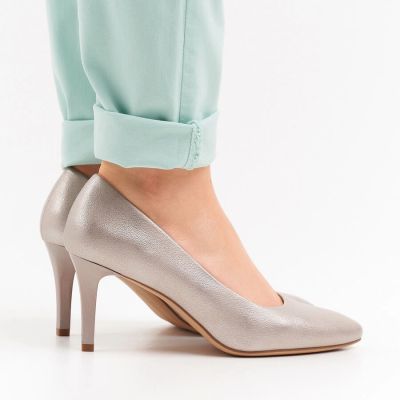 45. Sergio Leone W 1336 gold heels