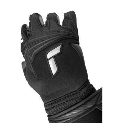 4. Attrakt Freegel Infinity Black Goalkeeper Gloves 5670735-7700