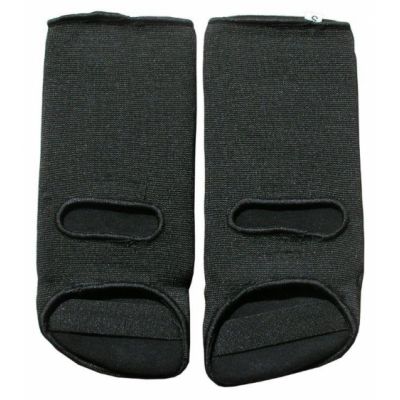 2. MASTERS OSS-10 Flexible Ankle Protector