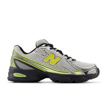 New Balance U740FR2 sports shoes
