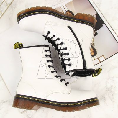 6. Insulated leather boots Filippo W PAW77B white