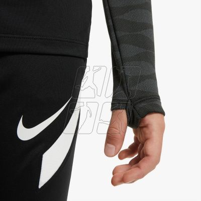 5. Nike Strike 21 Jr Sweatshirt CW5860-010