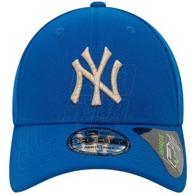 2. New Era League Essentials 940 New York Yankees Cap 60435236
