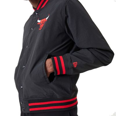 3. New Era NBA Chicago Bulls Script Bomber Jacket - 60332203