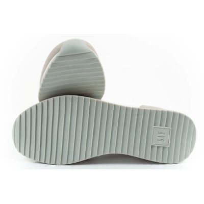 9. Gap women's sports shoes Nashville Arch Logo sneakers fashionable comfortable white beige