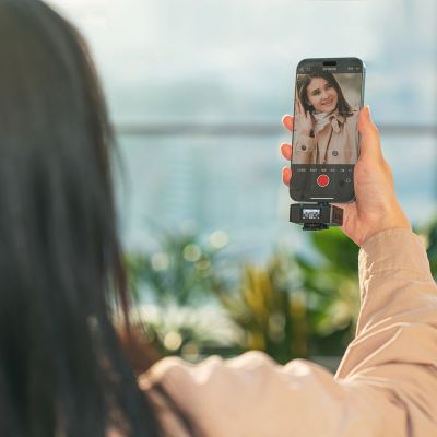 13. BOYA BOYAMIC 2-02 Wireless Lavalier Microphones 2.4 GHz - Black