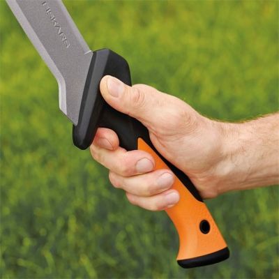 6. Fiskars Solid knife made of stainless steel