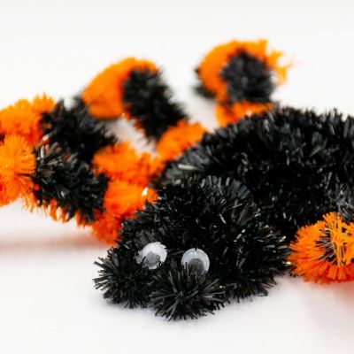 3. HALLOWEEN SPIDER DECORATIVE FIGURINE ORANGE