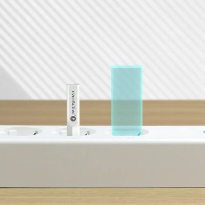 12. EVERACTIVE WALL CHARGER 1 x USB, 1 x USB-C QUICK CHARGE 3.0 20W SUPER SLIM WHITE SC-340Q