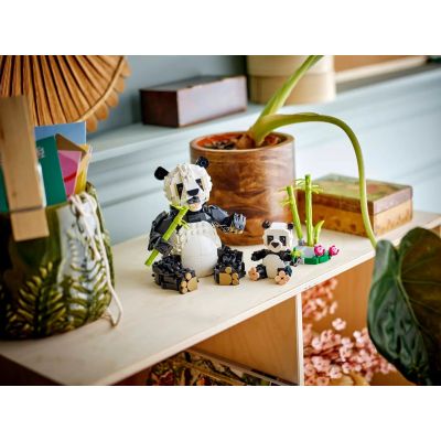 18. LEGO Creator 3in1 31165 - Wild Animals: Panda Family