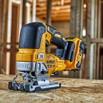 7. 18V cordless jigsaw DCS334N-XJ DEWALT