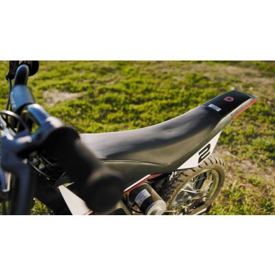 6. Razor MX125 Dirt Rocket Electric Motorbike (15173802)