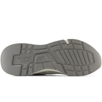 3. New Balance unisex sports shoes U997REE