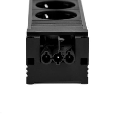 4. Bachmann 906.12640 6-way power outlet splitter, indoor, black