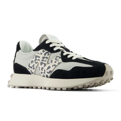 5. New Balance women's sports shoes WS327AP