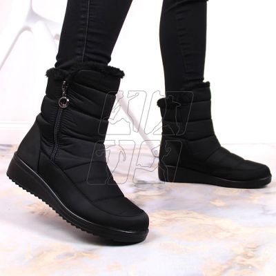 4. Insulated snow boots with a zipper NEWS W EVE377A black