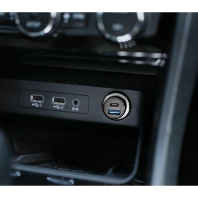 6. Trust MAXO 38W PD Car Charger
