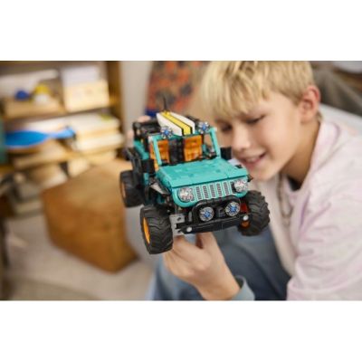 10. LEGO Technic 42227 - Jeep Wrangler Rubicon SUV