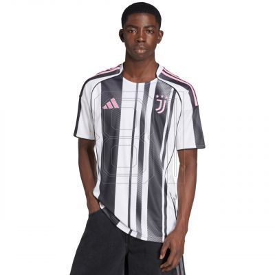 4. adidas Juventus Turin Home T-shirt M JJ4320