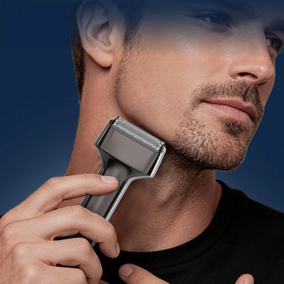 12. MAXGROOM WF-2037D foil electric shaver IPX7 - silver