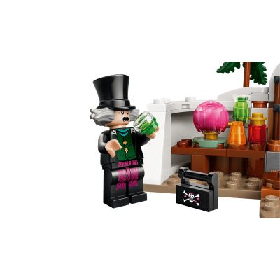 7. LEGO One Piece 75641 - Dr. Hiluluk's Hideout