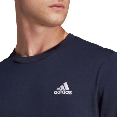 12. adidas Essentials Jersey Embroidered Small Logo M HY3404