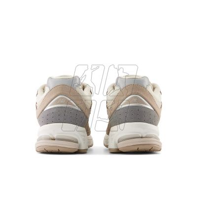 12. New Balance U M2002RSI shoes