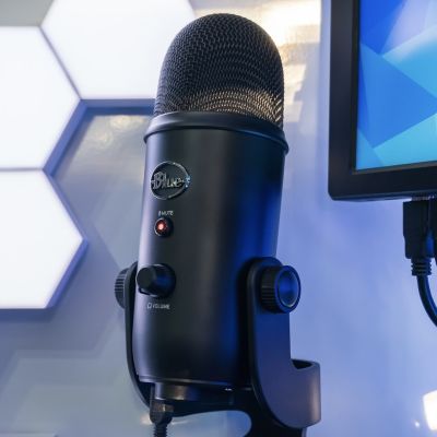 3. Logitech G Yeti Black Tabletop Microphone