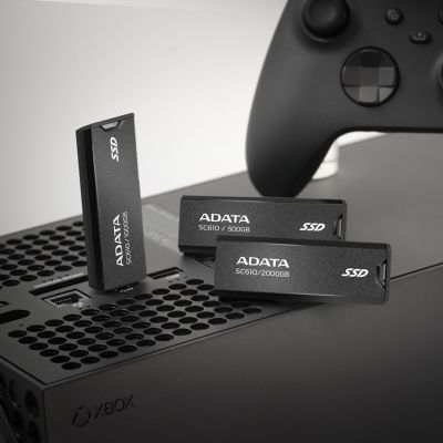 7. ADATA SSD SC610 2TB BLACK