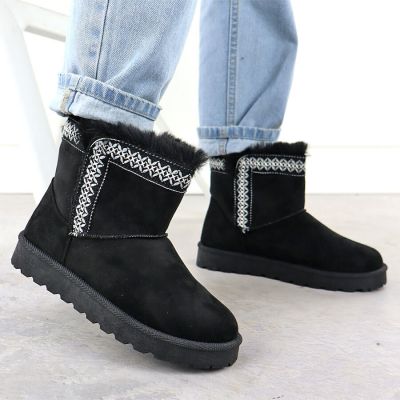 6. Women's black suede snow boots Potocki 06303