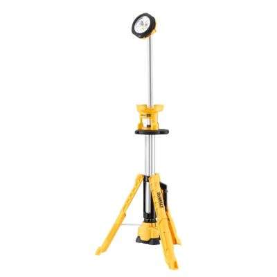 4. DeWalt DCL079-XJ Telescopic Tripod Lamp (3000 lm; Warm White)