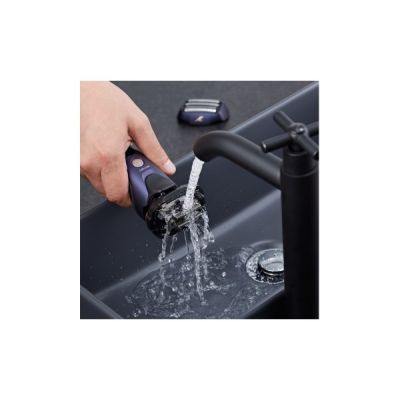 5. Panasonic ES-LV67-A803 Beard Trimmer Battery Wet & Dry Black, Purple