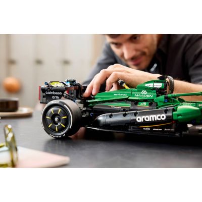 23. LEGO Technic 42240 - Aston Martin Aramco AMR25 F1 car