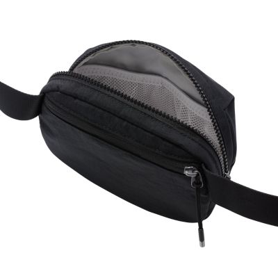 5. Nike Aura shoulder bag black HM6120 013