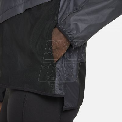 5. Nike Shield W DC8041-010 Jacket