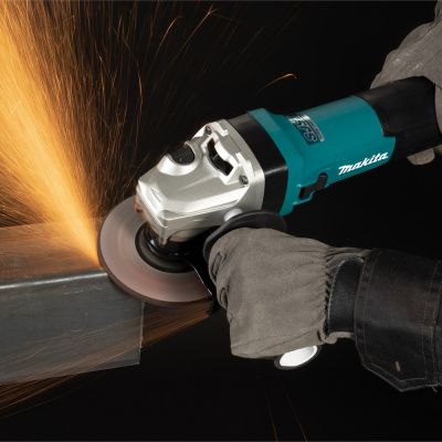 10. Makita GA5091X01 Angle Grinder 12.5 cm 11500 RPM 1900 W 2.8 kg