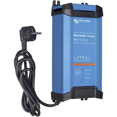Blue IP22 Smart Charger 24/12 (1)