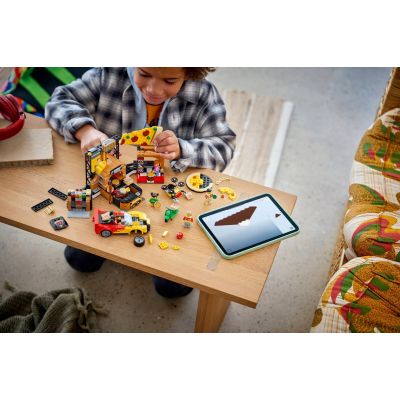 9. LEGO City 60496 - Pizza Delivery with Vehicles