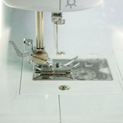 10. Łucznik Lena 2019 sewing machine